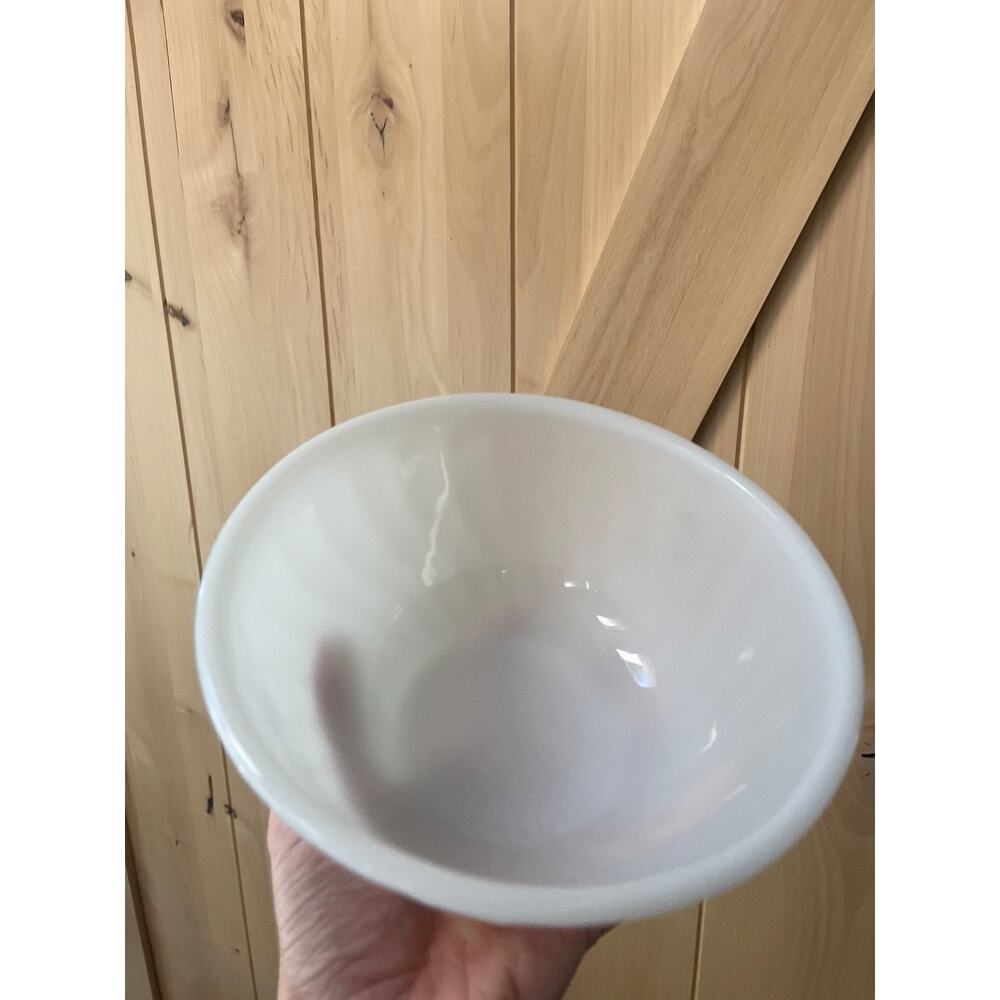 Vintage Fire King Oven Ware White Swirl 7”‎ Mixing Bowl small - Picture 3 of 5